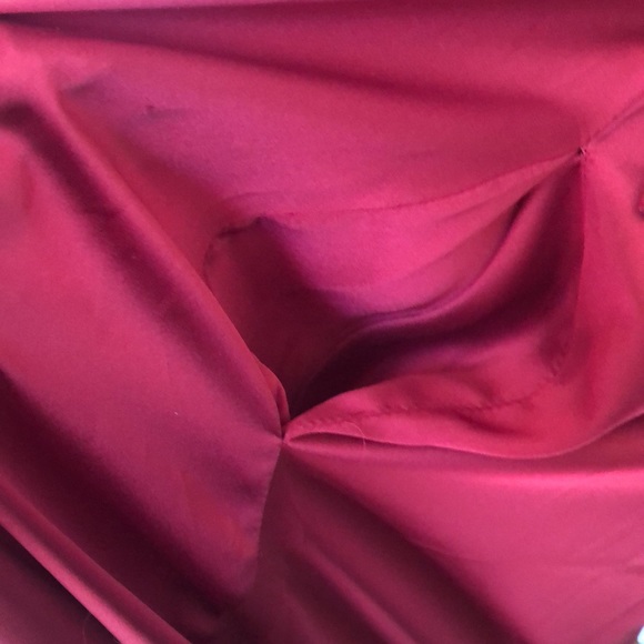 Vera Wang White V neck halter gown with sash, 2 pockets, bows - Picture 15 of 16